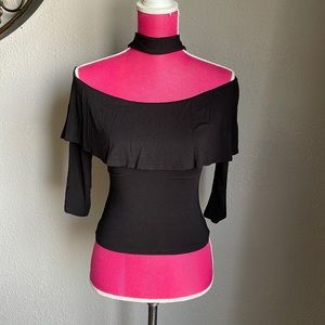 Off Shoulder 3/4 Sleeve Choker Neck Top